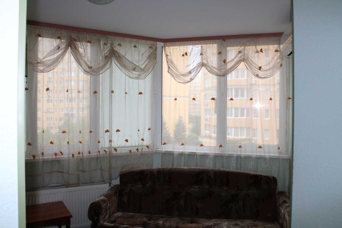 Оренда 1-кімнатної квартири 42 м², Миру вул., 40