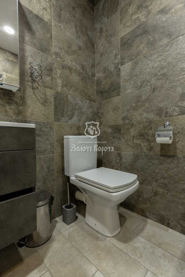 Продажа 2-комнатной квартиры 70.6 м², Михаила Донца ул., Драгоманова, 2