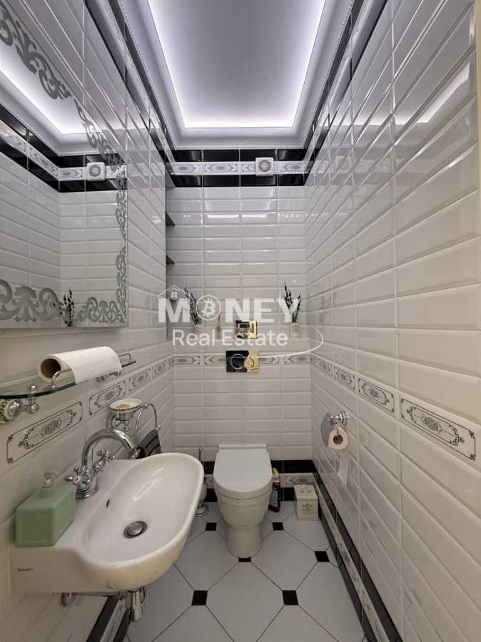 Аренда 3-комнатной квартиры 122 м², Зверинецкая ул., 47