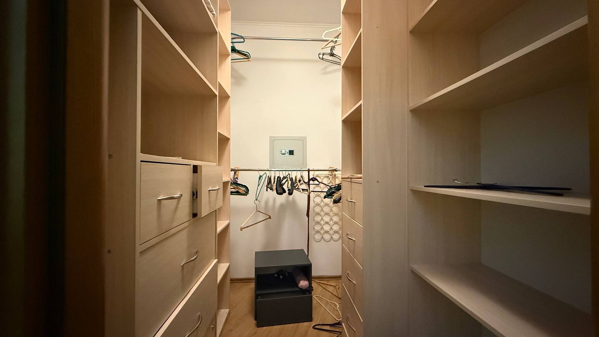 Аренда 3-комнатной квартиры 110 м², Алексеевская ул.