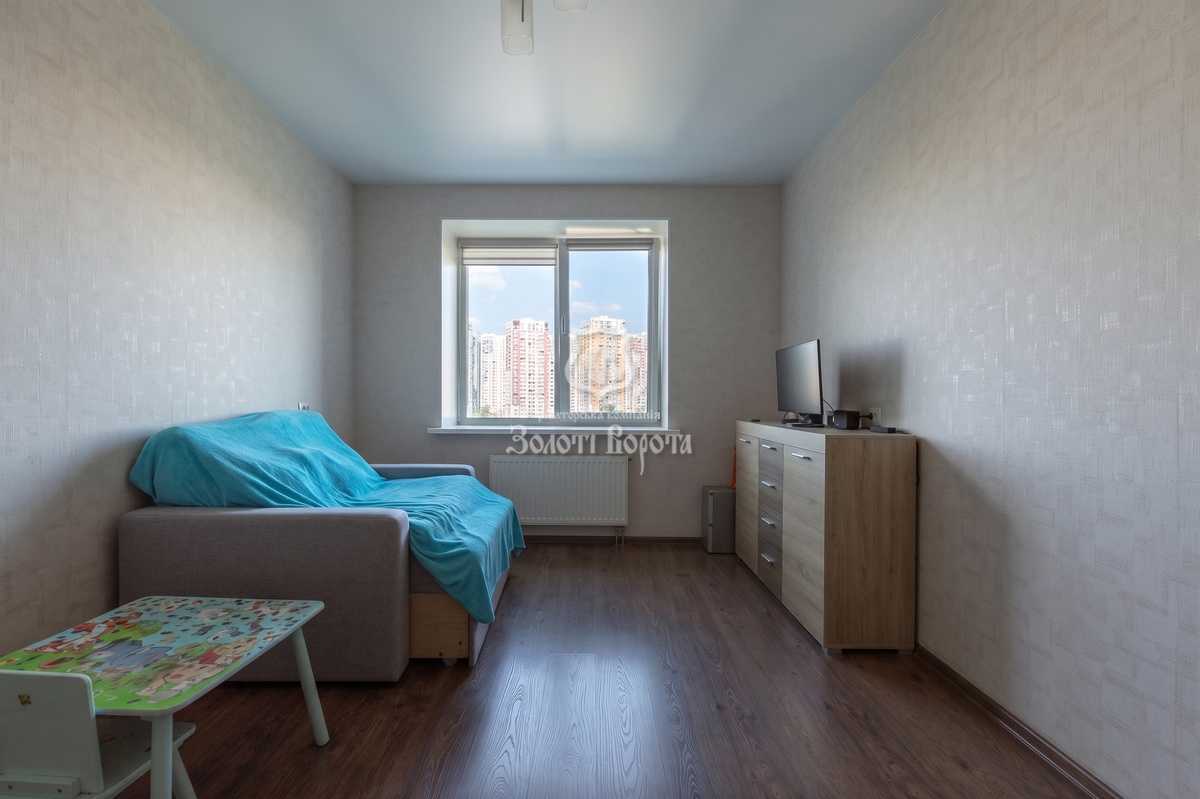 Продажа 1-комнатной квартиры 43.8 м², Комбинатная ул., 25