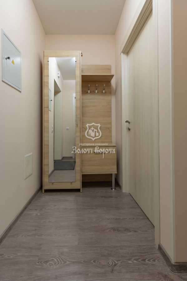 Продажа 1-комнатной квартиры 43.8 м², Комбинатная ул., 25