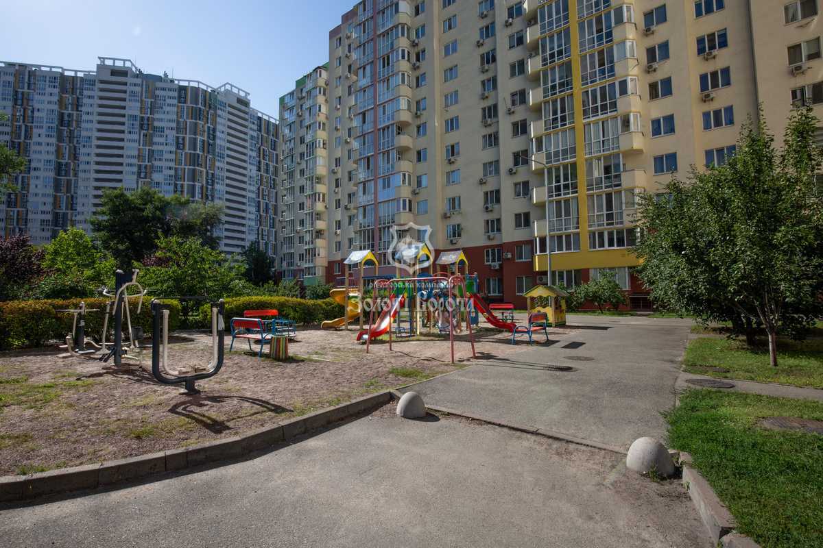 Продажа 1-комнатной квартиры 43.8 м², Комбинатная ул., 25