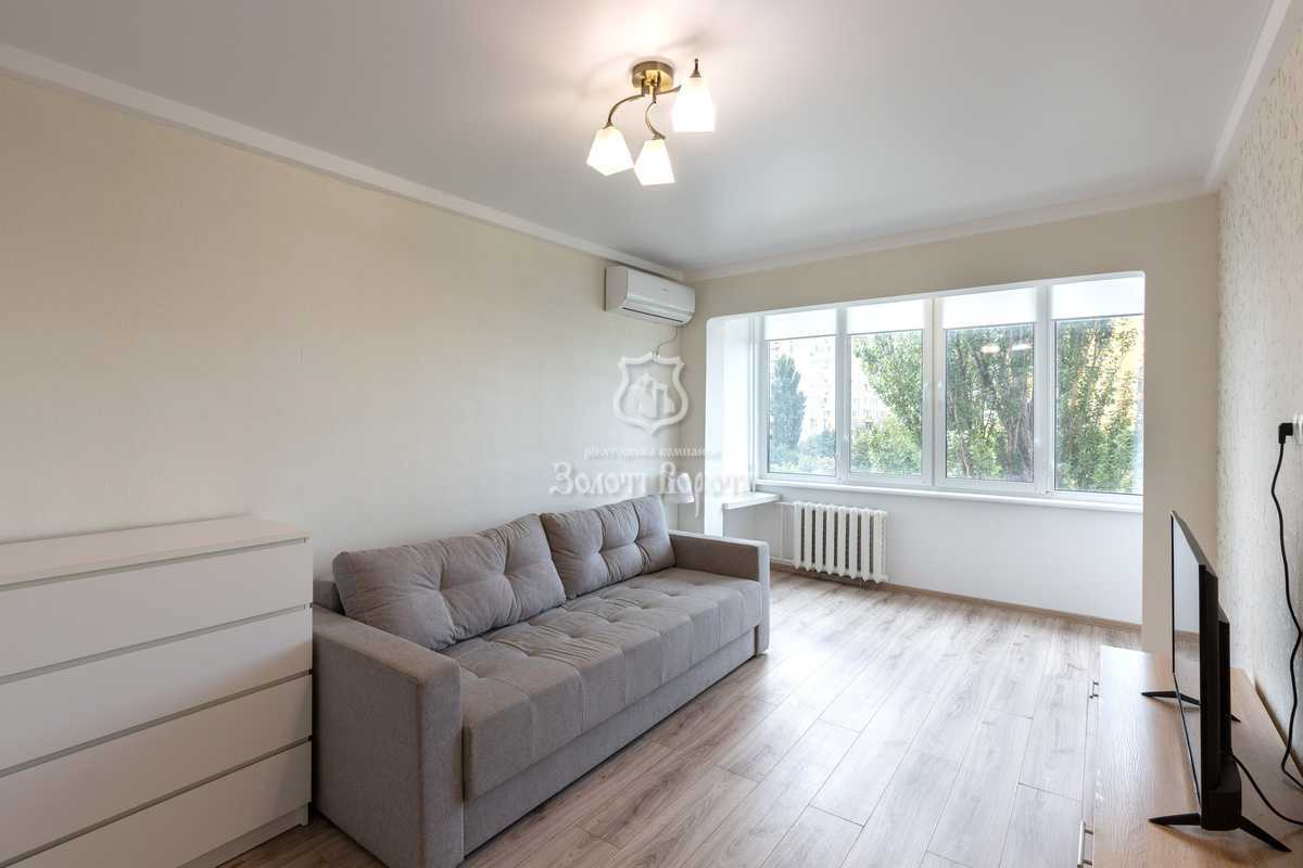 Продажа 1-комнатной квартиры 32 м², Маршала Малиновского ул., 1