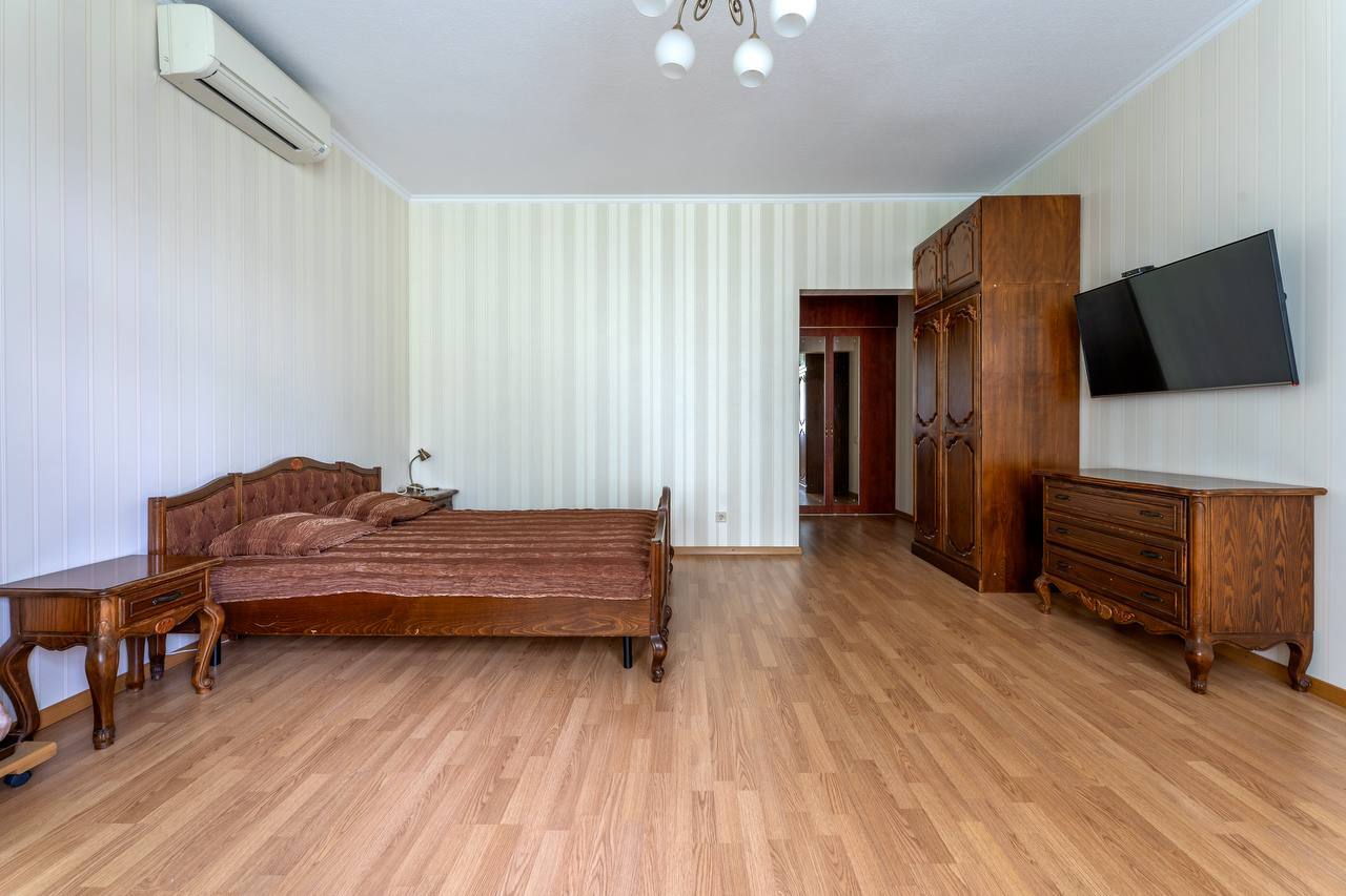 Продажа дома 590 м², Ивана Улитина ул., 33