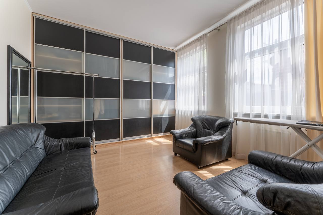 Продажа дома 590 м², Ивана Улитина ул., 33