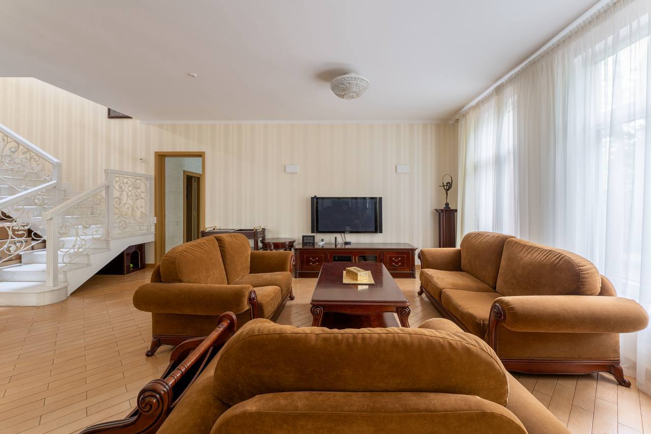 Продажа дома 590 м², Ивана Улитина ул., 33