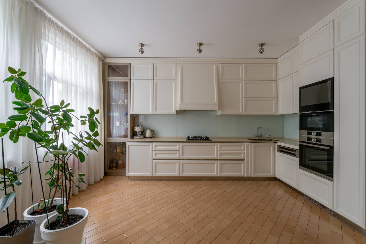 Продажа дома 590 м², Ивана Улитина ул., 33