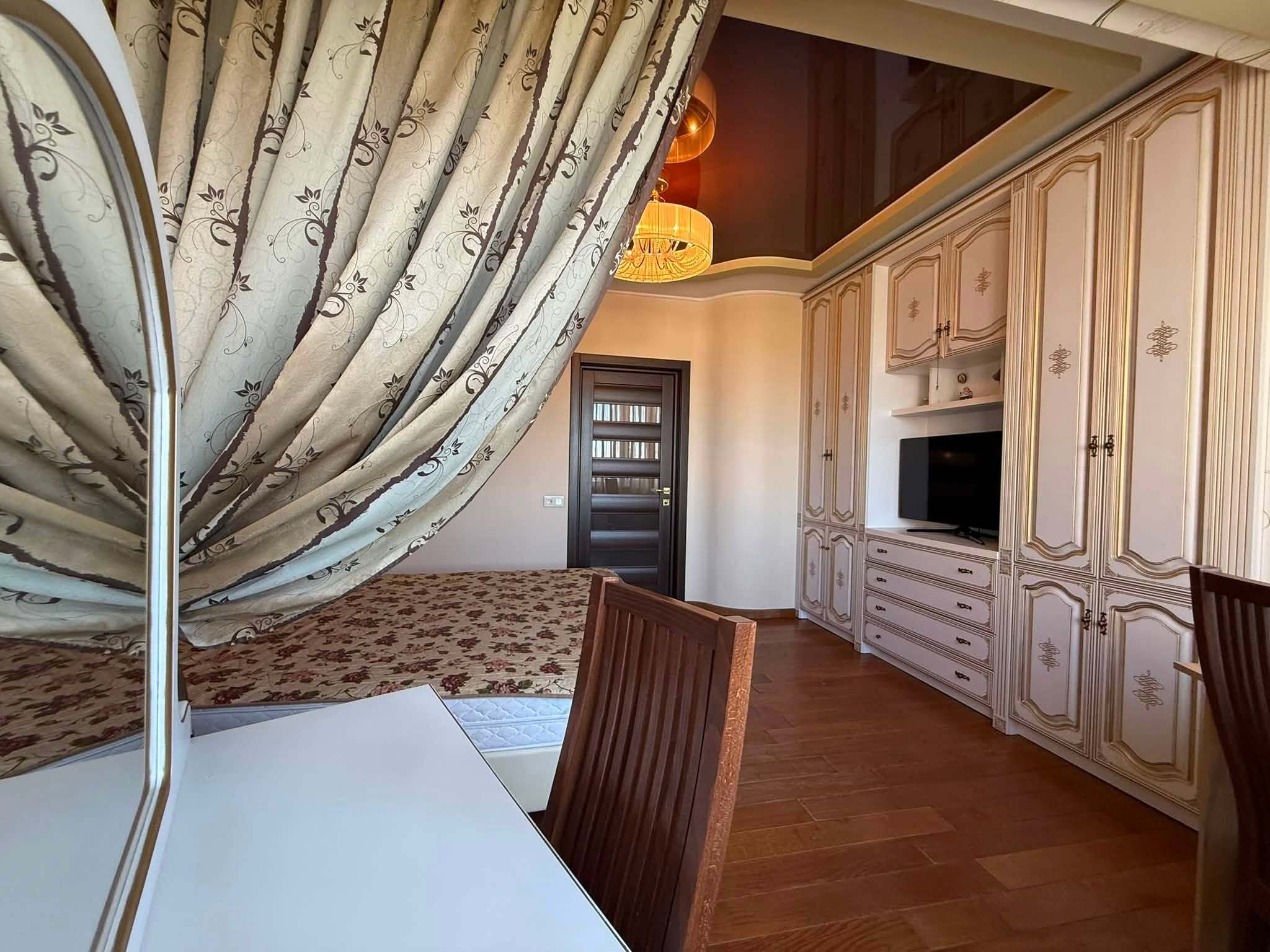 Аренда 4-комнатной квартиры 106 м², Мандрыковская ул.