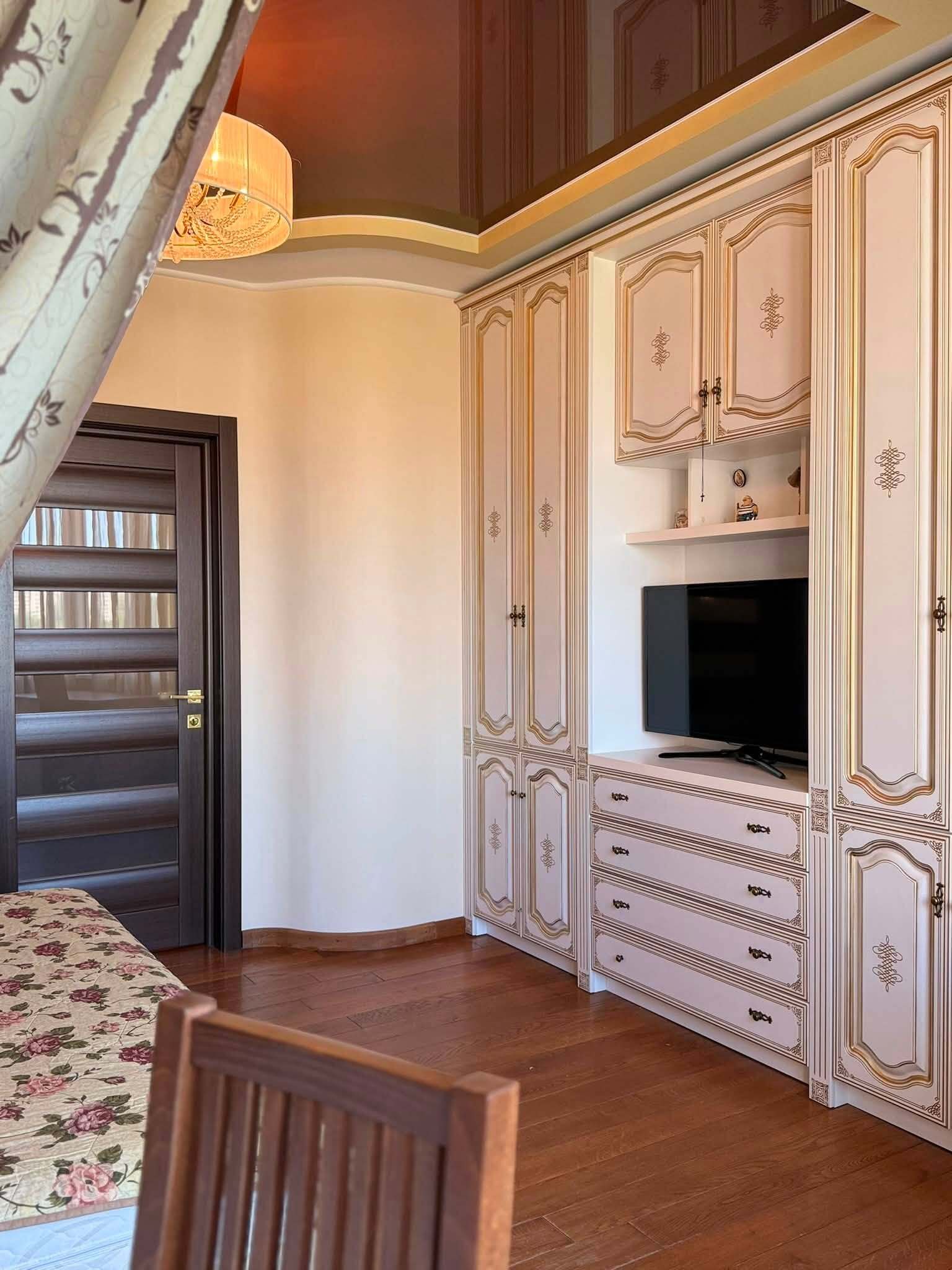 Аренда 4-комнатной квартиры 106 м², Мандрыковская ул.