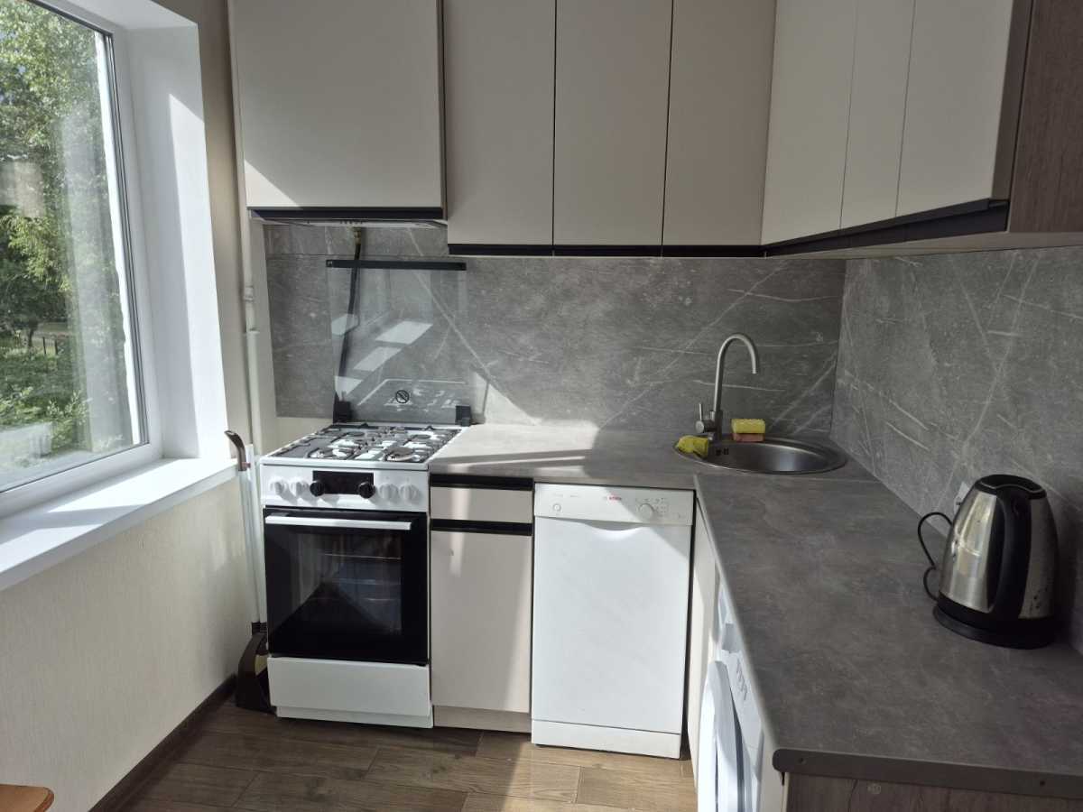 Оренда 1-кімнатної квартири 32 м², Івана Виговського вул., 12Б