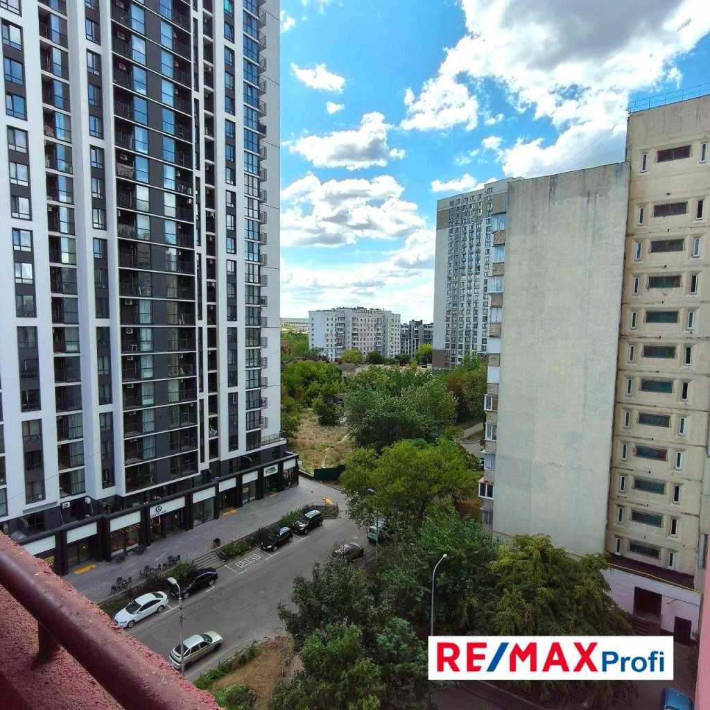 Продаж 1-кімнатної квартири 43 м², Харківське шосе, 182