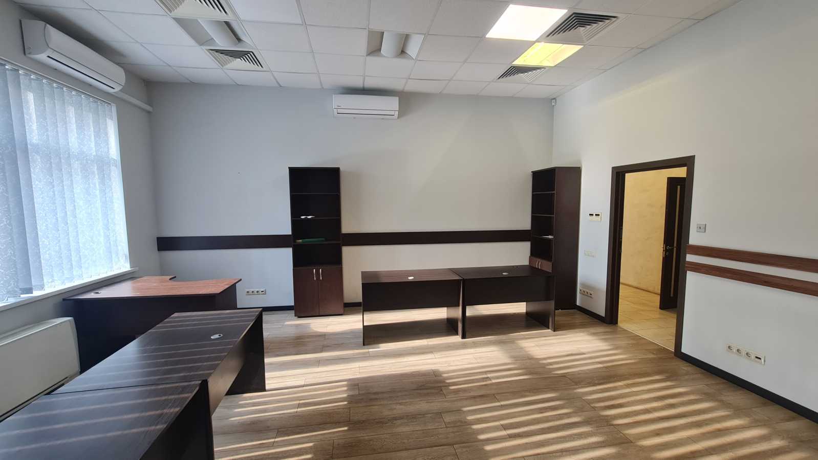 Аренда офиса 255 м², Владимира Антоновича ул., 33