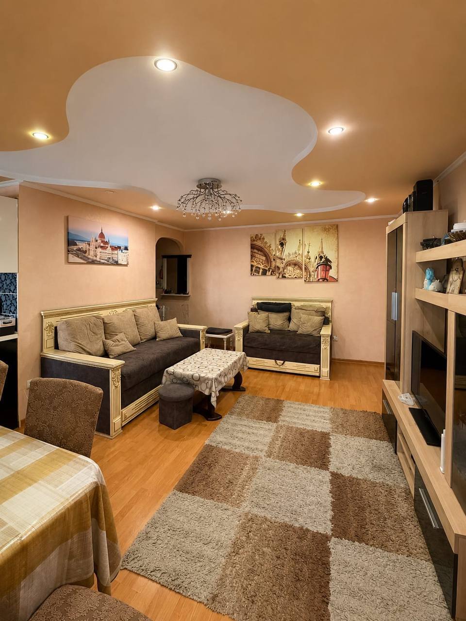 Продажа 3-комнатной квартиры 56.1 м², Сегедская ул., вул.13