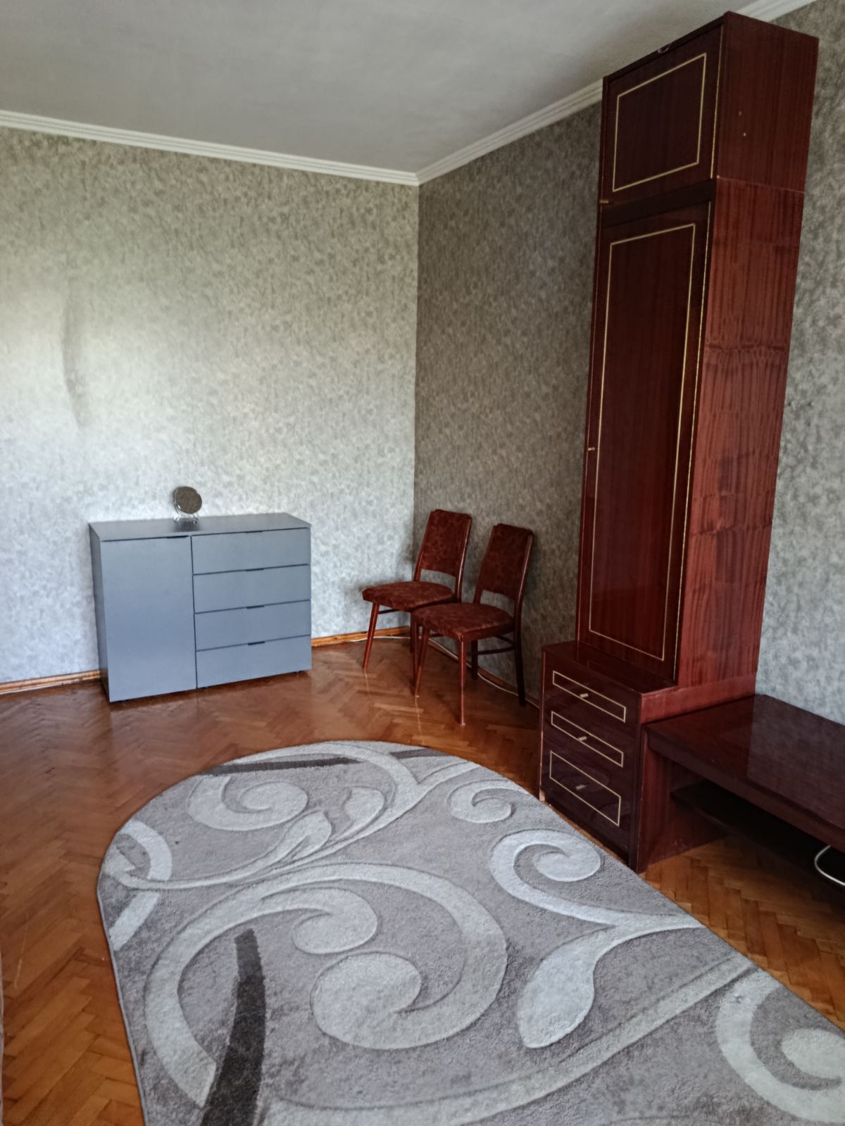 Оренда 3-кімнатної квартири 75 м², Йорданська вул., 9Є