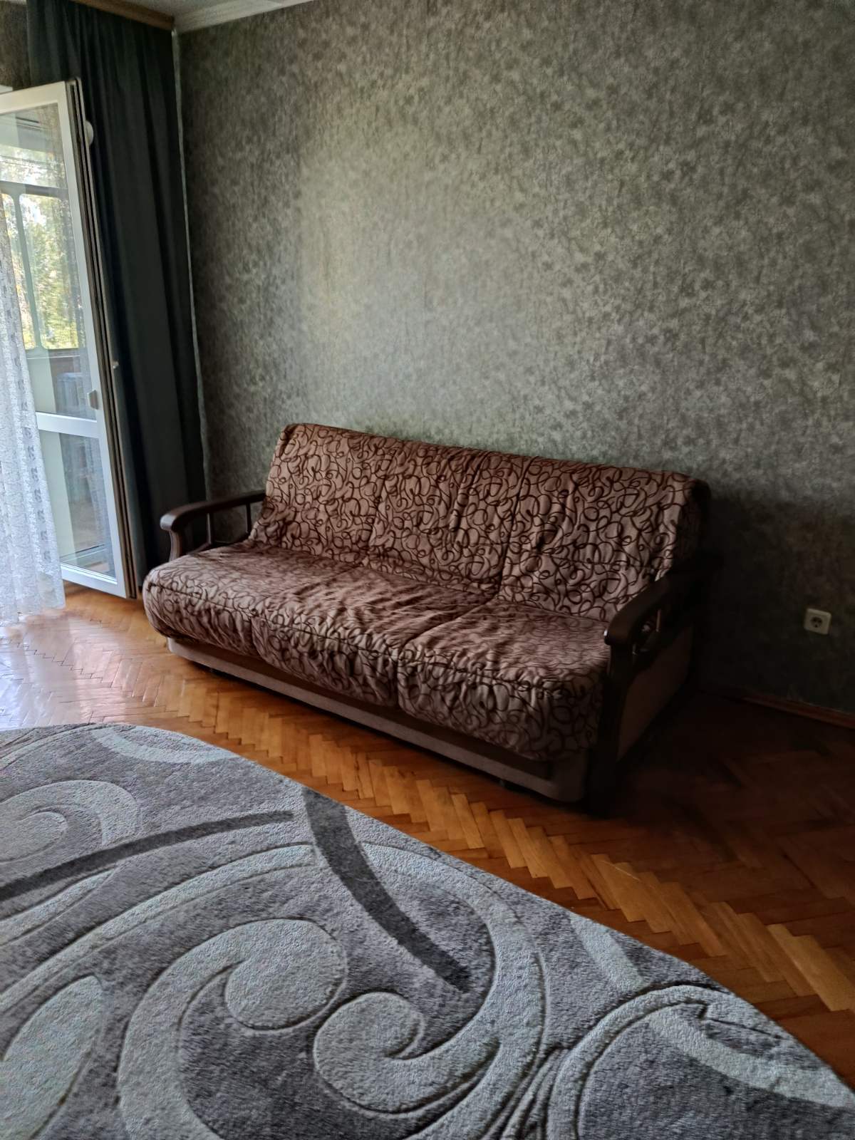 Оренда 3-кімнатної квартири 75 м², Йорданська вул., 9Є