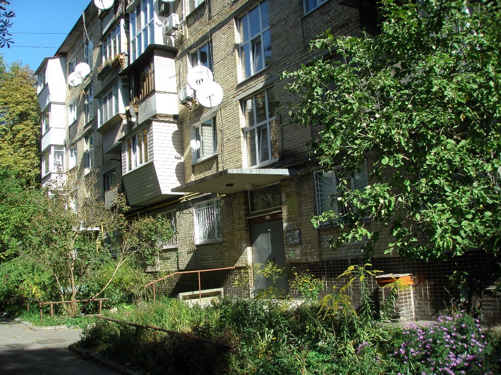 Продажа 2-комнатной квартиры 45 м², Михаила Бойчука ул., 18