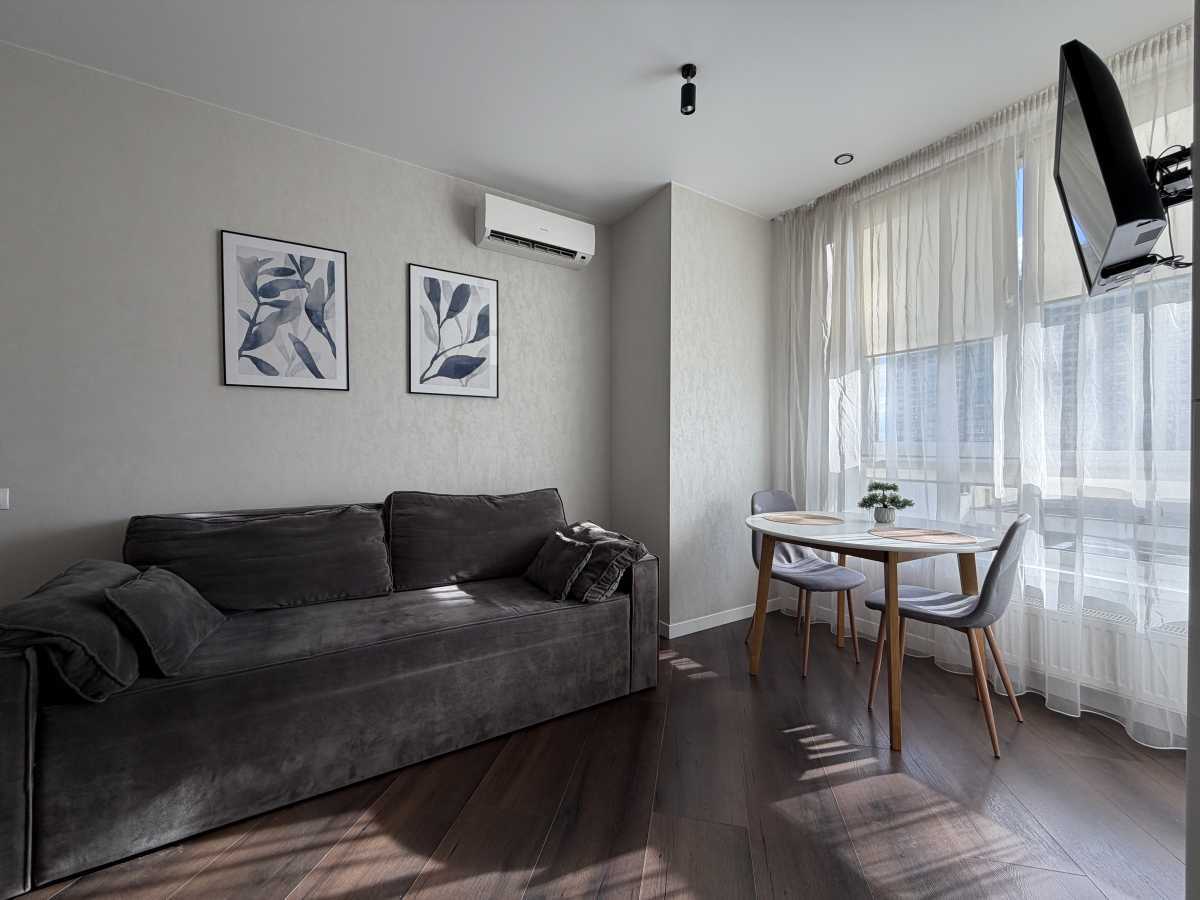 Оренда 1-кімнатної квартири 40 м², Практична вул., 4