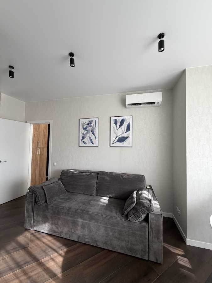 Оренда 1-кімнатної квартири 40 м², Практична вул., 4