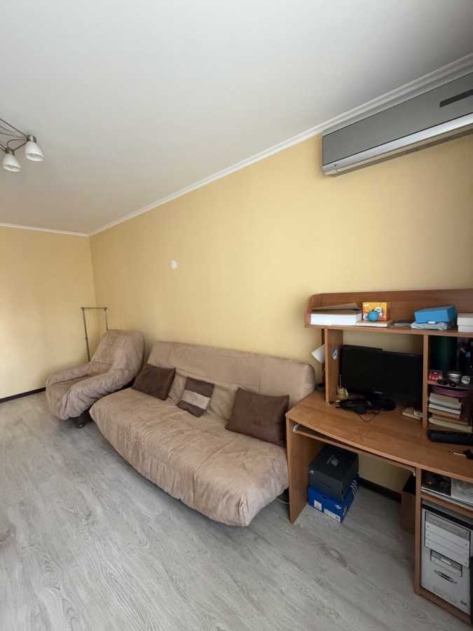 Продаж 2-кімнатної квартири 73.5 м², Урлівська вул., 17