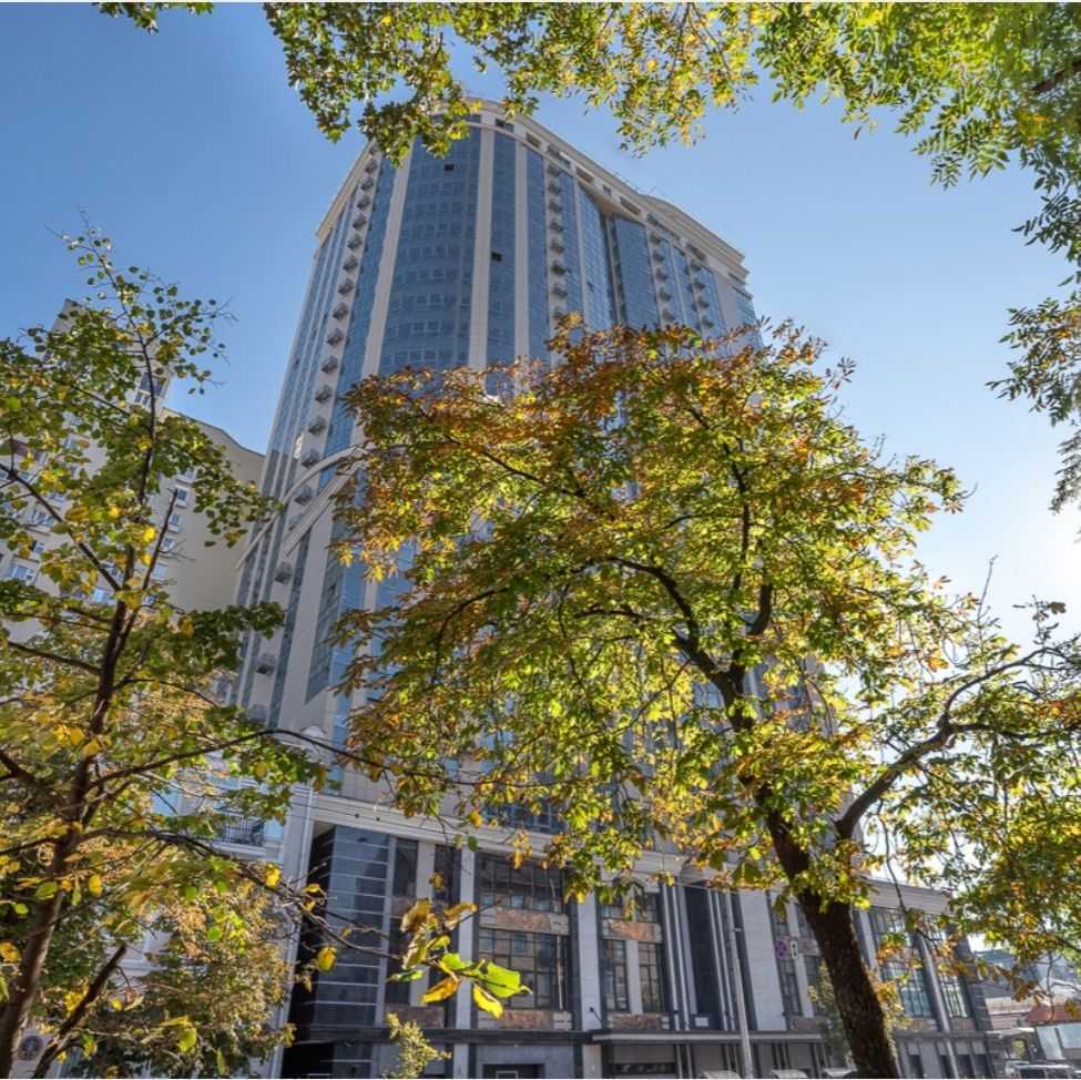 Продажа 2-комнатной квартиры 100 м², Владимира Антоновича ул., 109