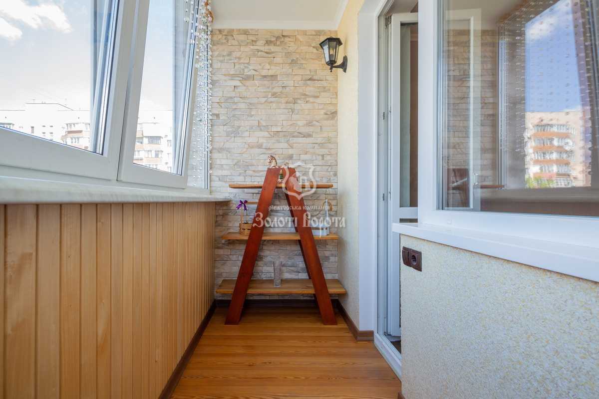 Продаж 3-кімнатної квартири 70 м², Декабристів вул., 5