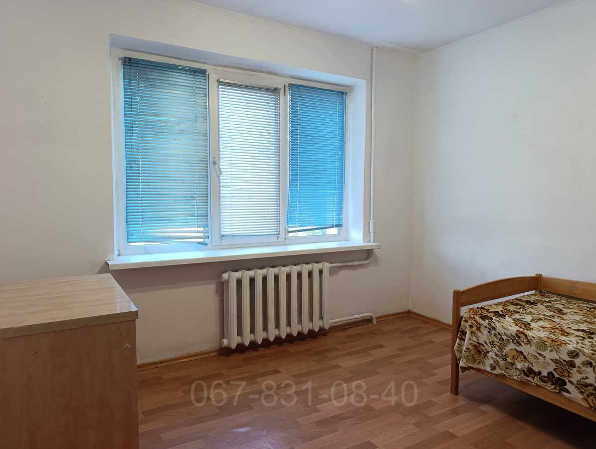 Продаж 3-кімнатної квартири 67 м², Червоний пров., Камінь
