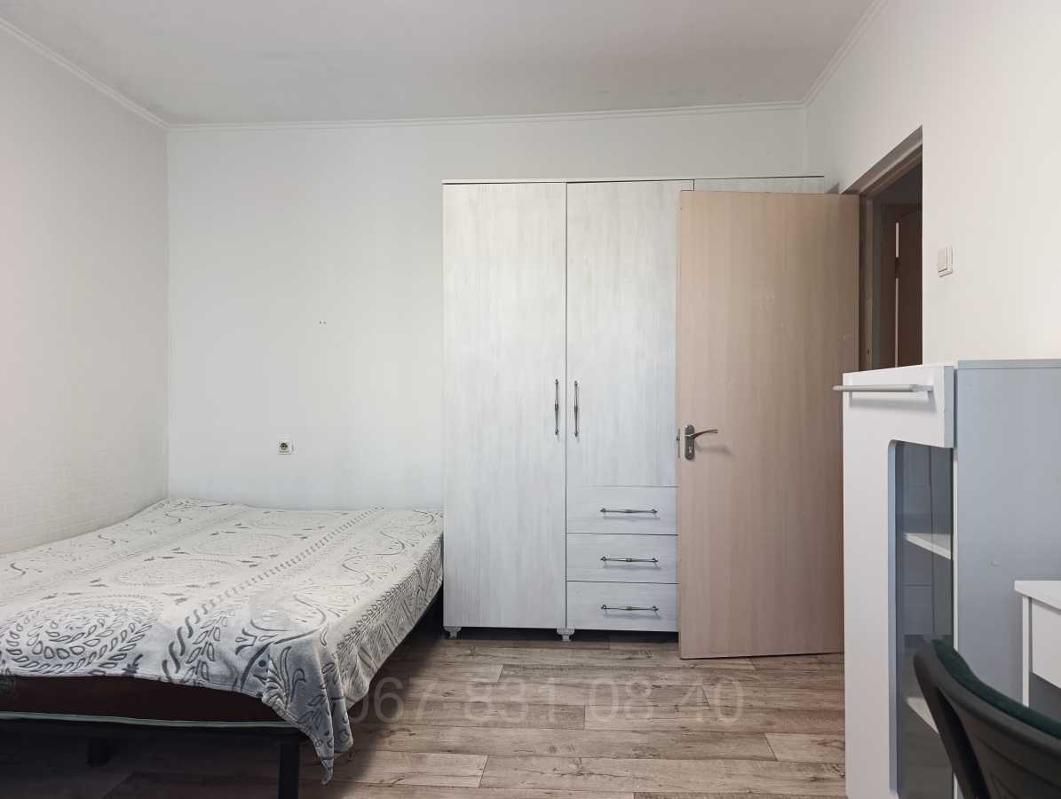 Продаж 3-кімнатної квартири 67 м², Червоний пров., Камінь