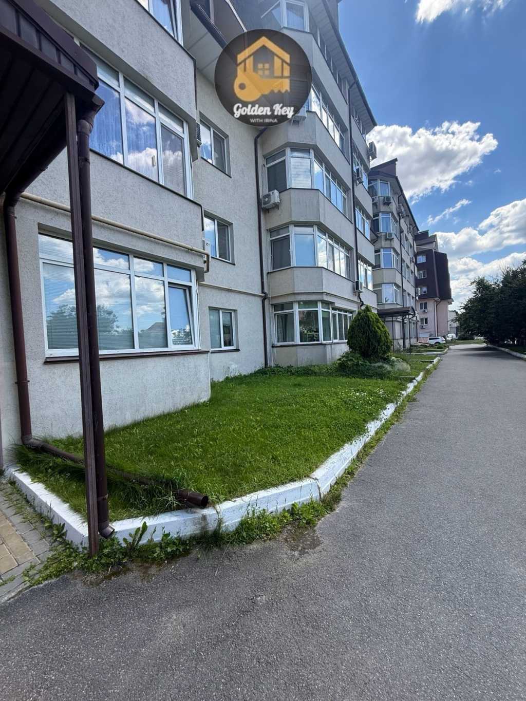 Продаж 1-кімнатної квартири 54.4 м², Яблунева вул., 10