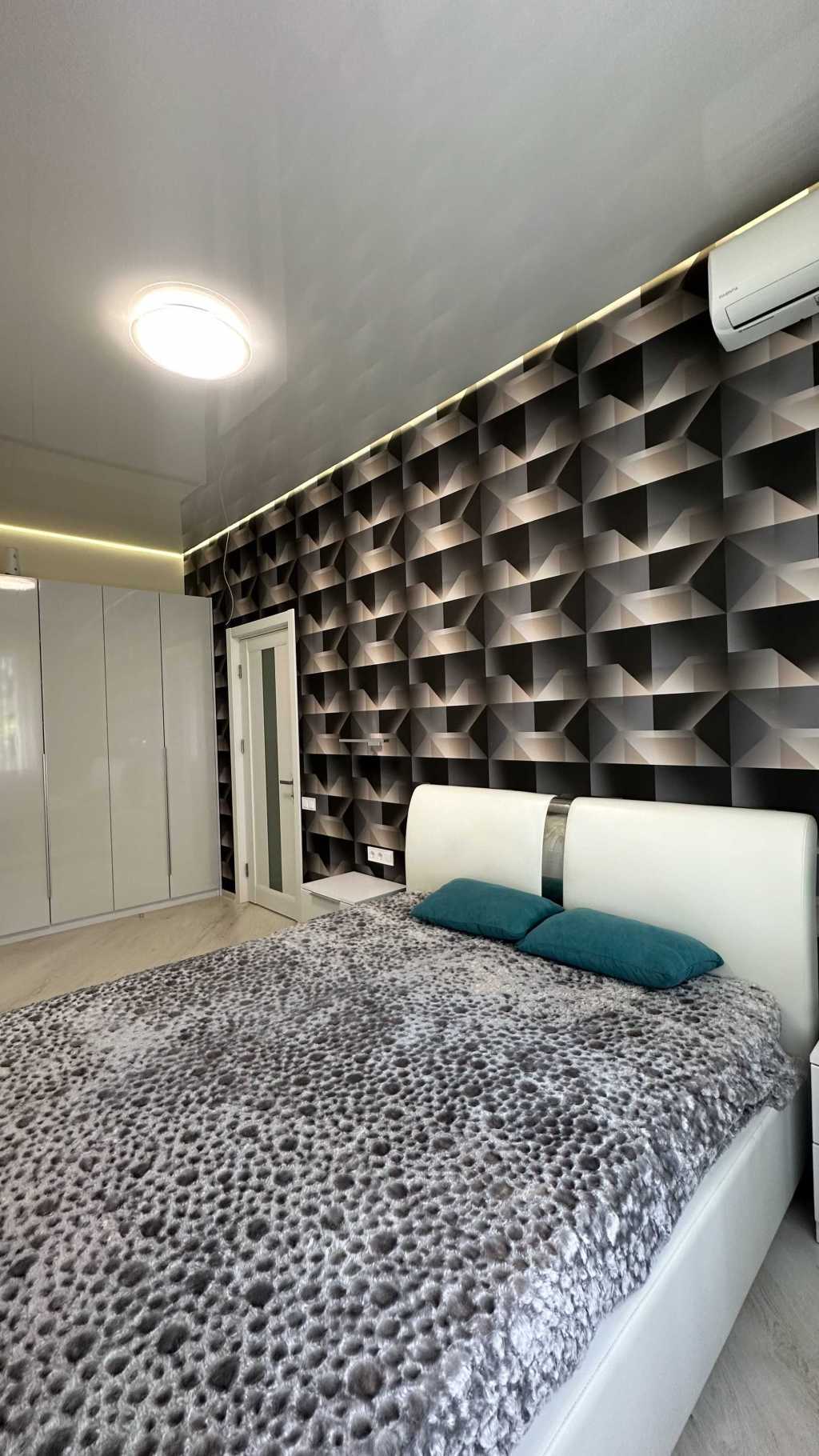 Продажа 2-комнатной квартиры 55 м², Академика Грекова ул., 5