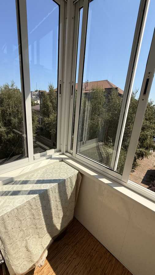 Продаж 2-кімнатної квартири 60 м², Вокзальна вул., 8