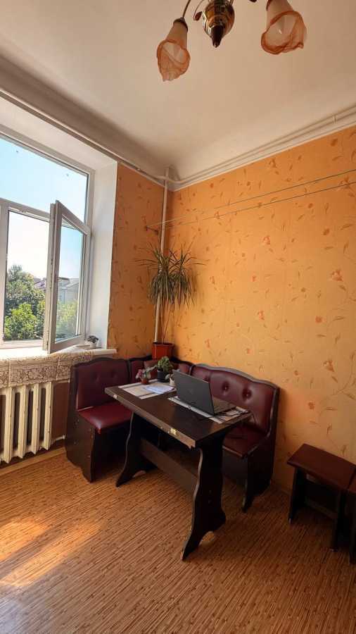 Продаж 2-кімнатної квартири 60 м², Вокзальна вул., 8