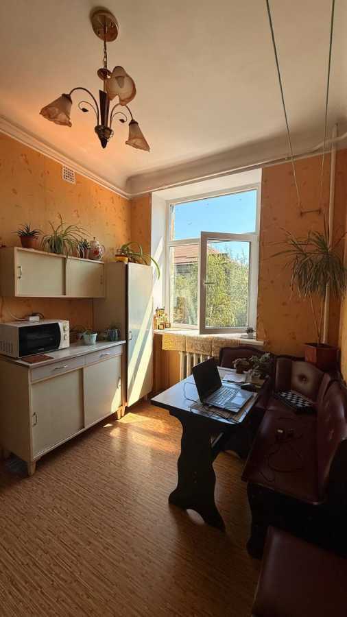 Продаж 2-кімнатної квартири 60 м², Вокзальна вул., 8