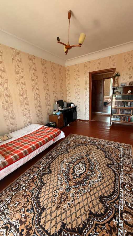 Продаж 2-кімнатної квартири 60 м², Вокзальна вул., 8