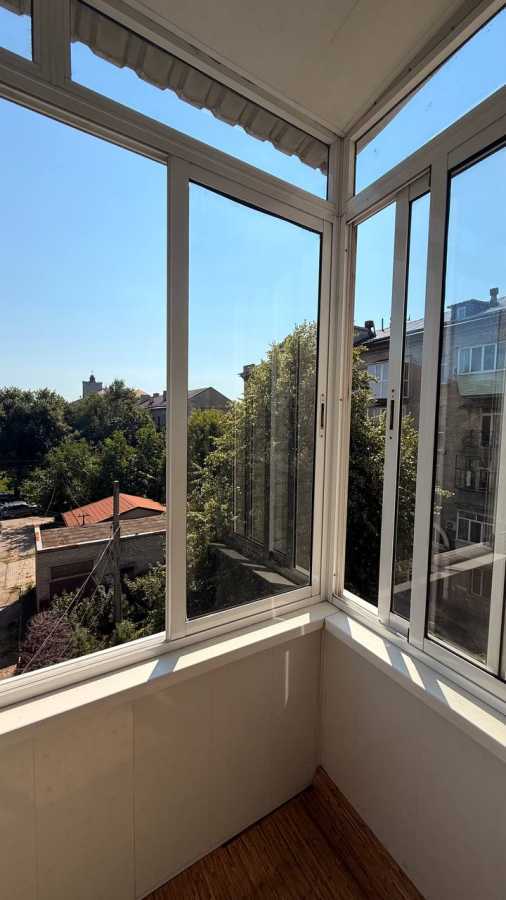Продаж 2-кімнатної квартири 60 м², Вокзальна вул., 8