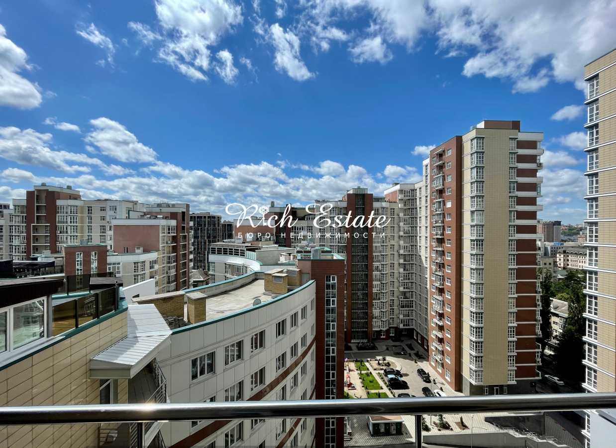 Аренда 3-комнатной квартиры 106 м², Академика Филатова ул., 2/1