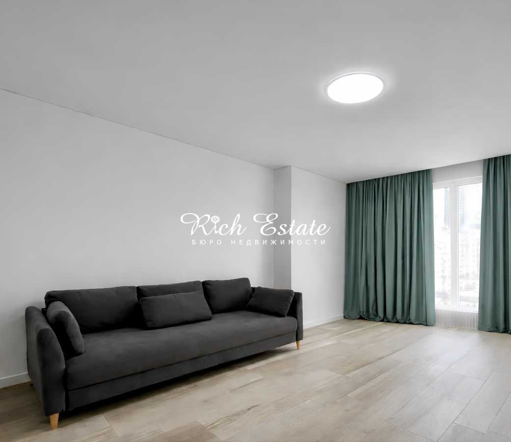 Аренда 3-комнатной квартиры 106 м², Академика Филатова ул., 2/1