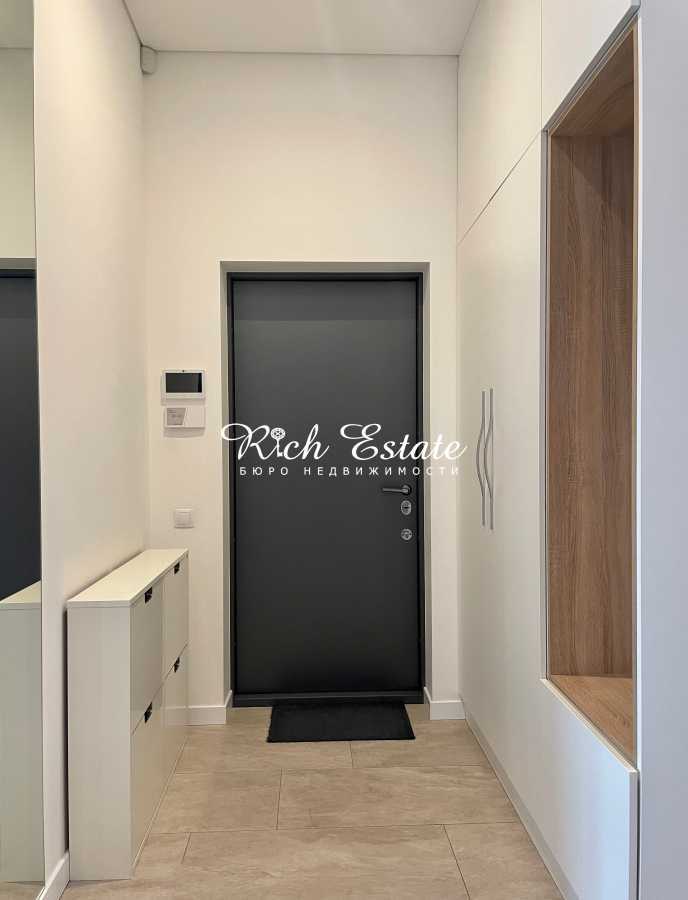 Аренда 3-комнатной квартиры 106 м², Академика Филатова ул., 2/1