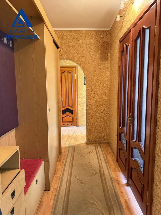 Продаж 3-кімнатної квартири 65.5 м², Стрілецька вул.