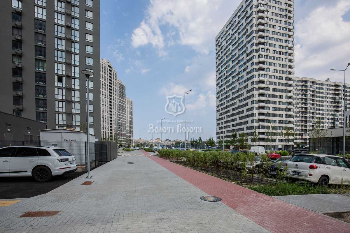 Продажа 2-комнатной квартиры 70.13 м², Всеволода Змиенко ул., Змієнка, 13