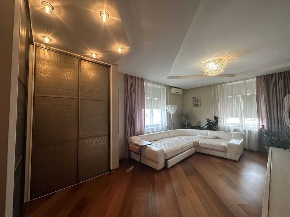 Продажа 3-комнатной квартиры 109.6 м², Героев Сталинграда просп., 26А