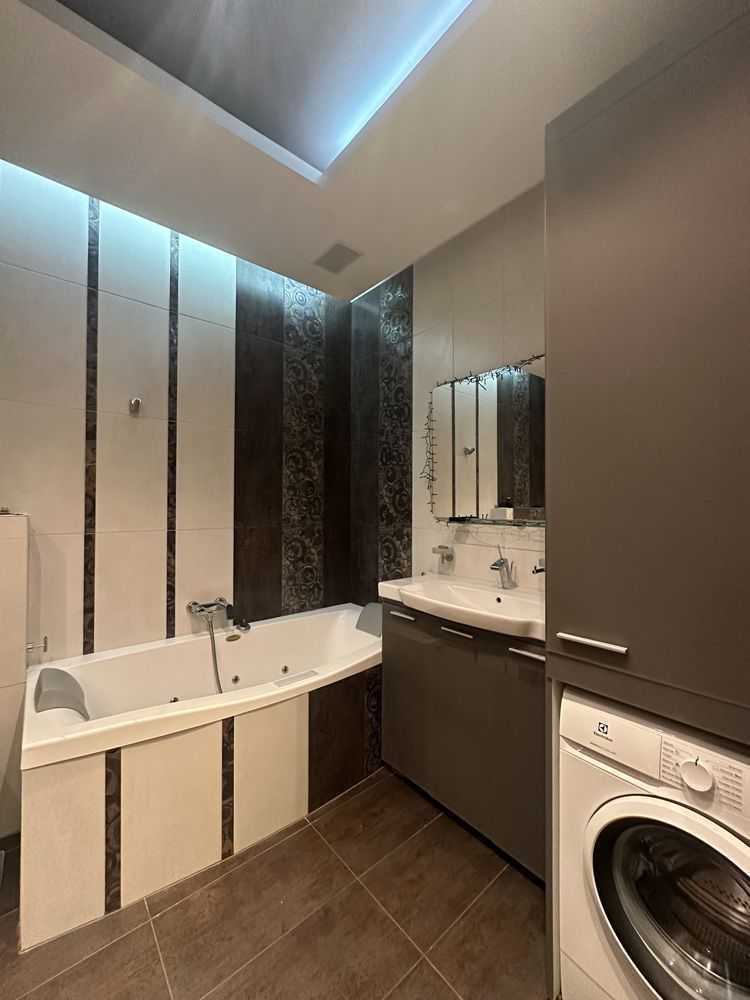 Продажа 3-комнатной квартиры 109.6 м², Героев Сталинграда просп., 26А