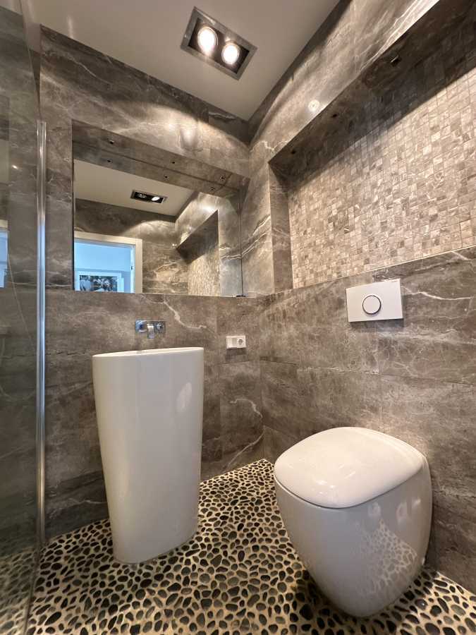 Оренда 2-кімнатної квартири 47 м², Феодосійська вул., 1