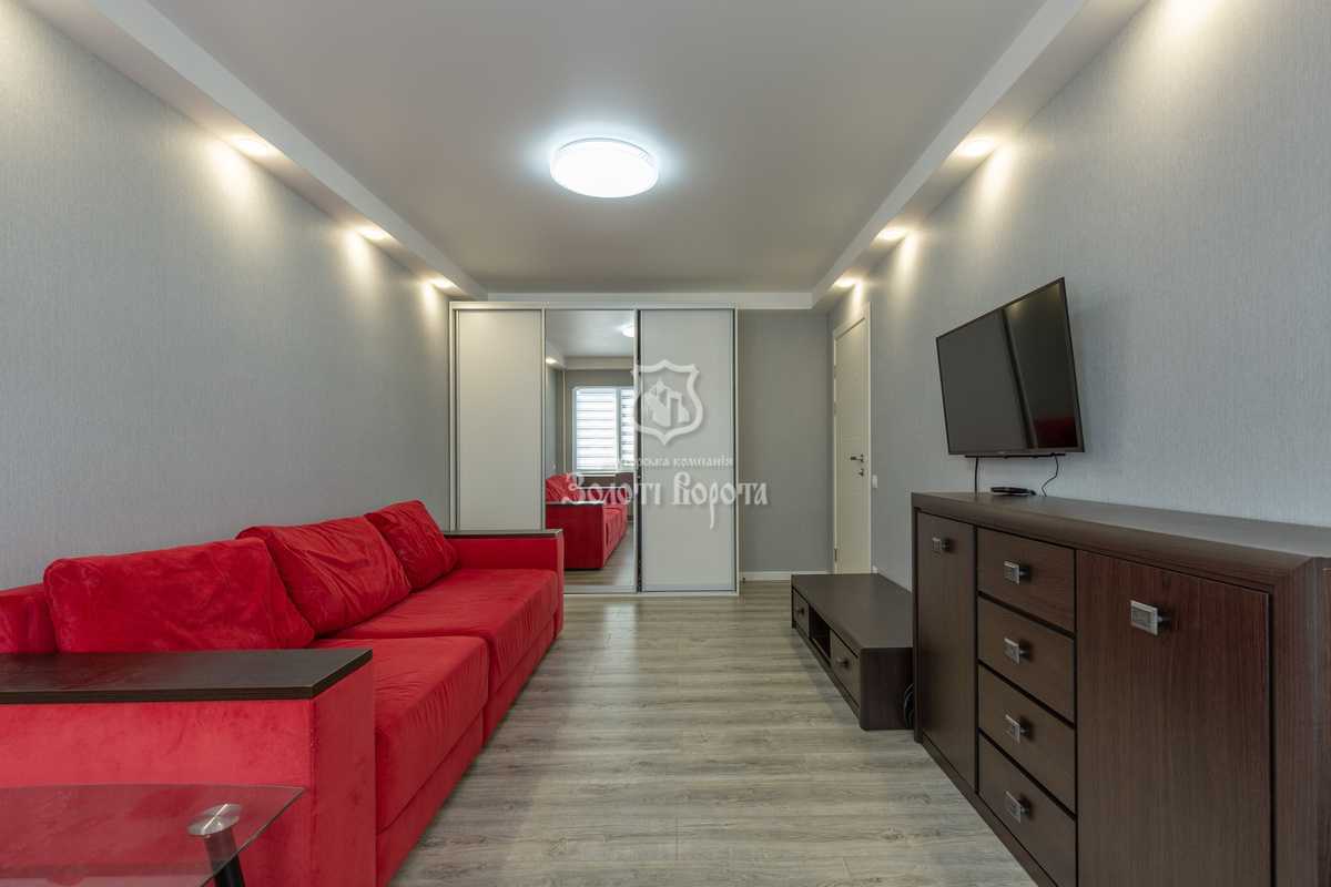 Продаж 2-кімнатної квартири 45 м², Героїв Сталінграда просп., 15Б