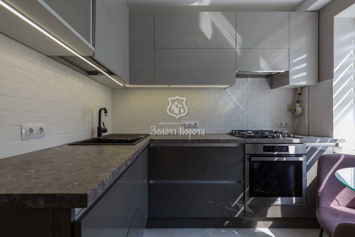 Продаж 2-кімнатної квартири 45 м², Героїв Сталінграда просп., 15Б