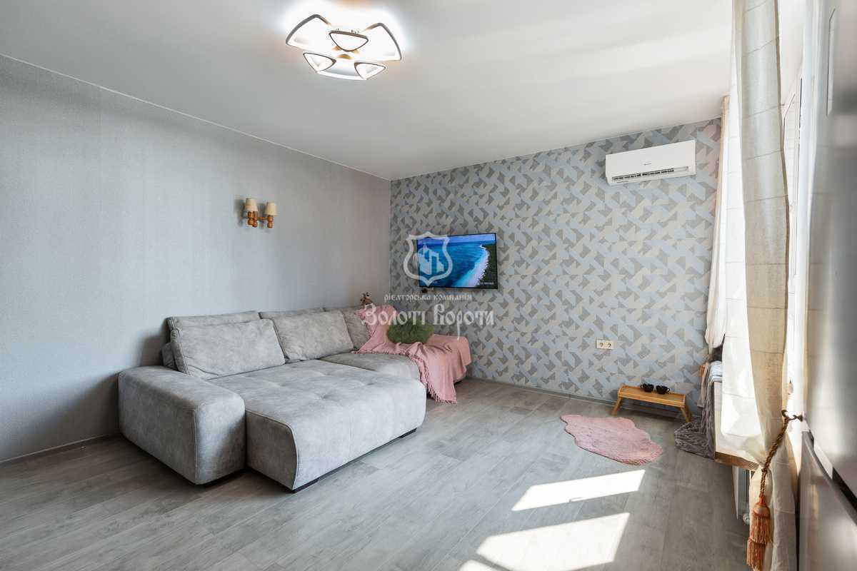 Продаж 1-кімнатної квартири 31.2 м², Оболонський просп., 27