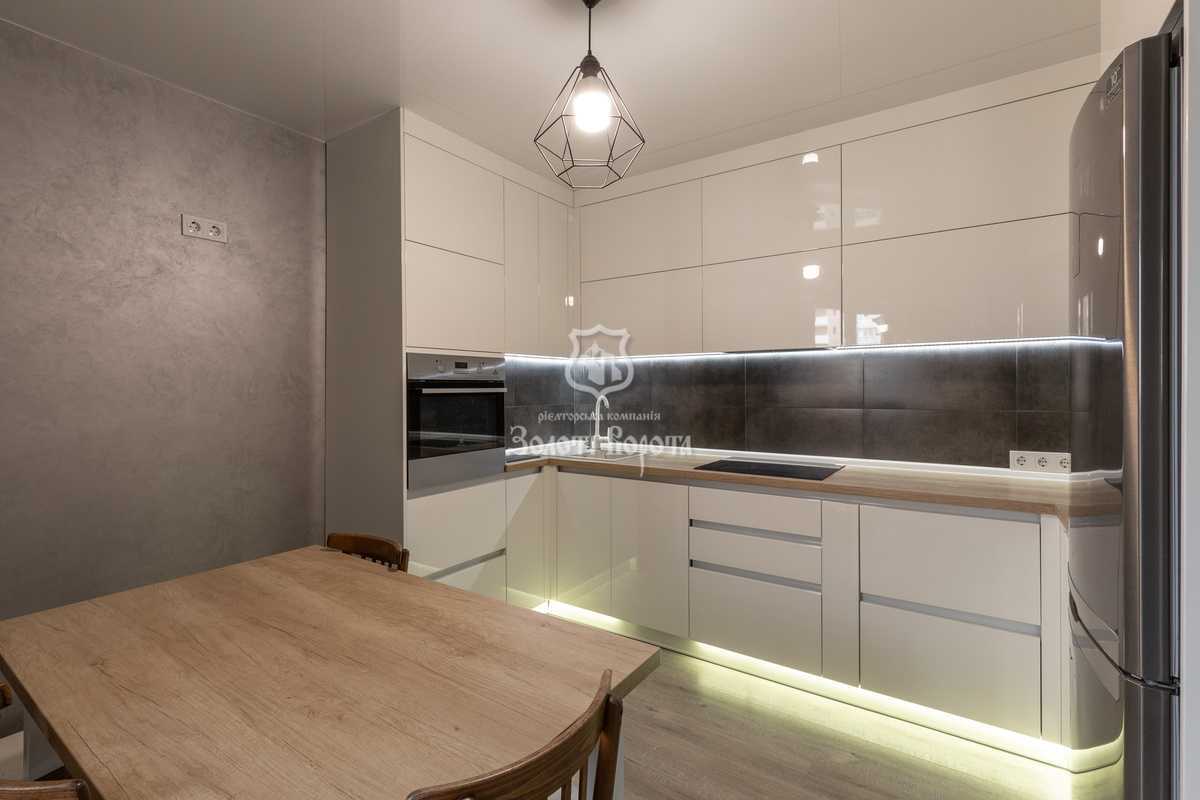 Продаж 2-кімнатної квартири 76.57 м², Миколи Закревського вул., 97А