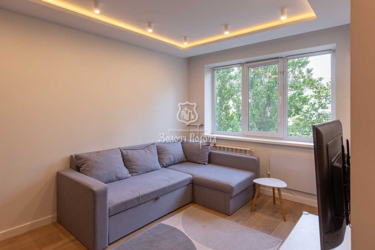 Продаж 2-кімнатної квартири 44.5 м², Дарницький бул., 9