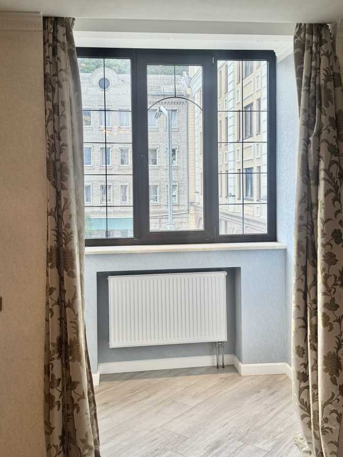 Продажа 4-комнатной квартиры 131 м², Ярославский пер., 4