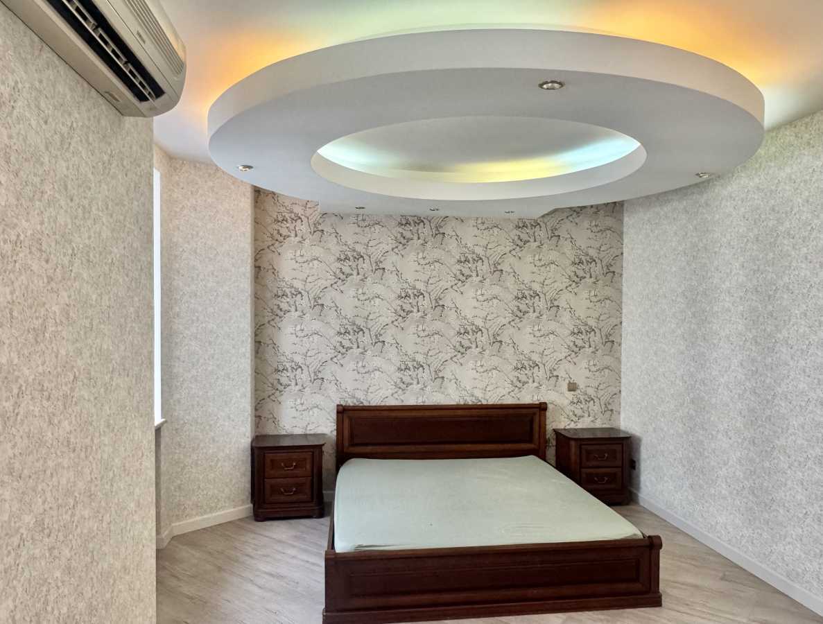 Продажа 4-комнатной квартиры 131 м², Ярославский пер., 4